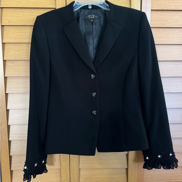 Tahari Arthur S. Levine LUXE Black Designer Blazer, Ruffle Beaded Sleeves, Sz 8 - Picture 10 of 10